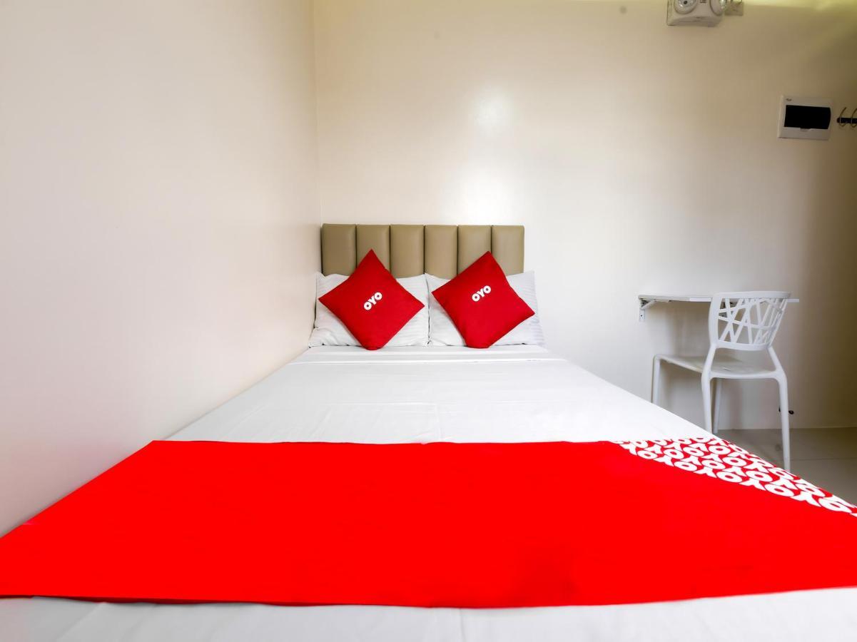 Oyo 783 Freemont Place Paranaque City Extérieur photo