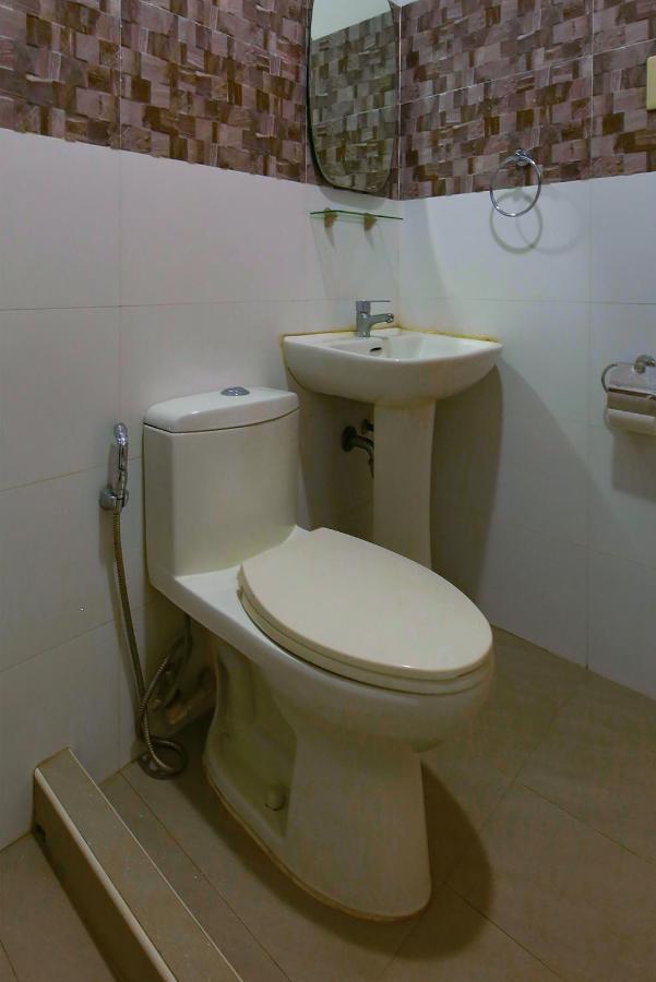 Oyo 783 Freemont Place Paranaque City Extérieur photo