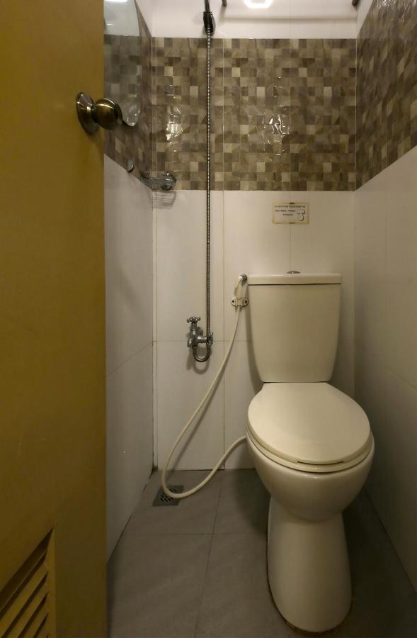 Oyo 783 Freemont Place Paranaque City Extérieur photo