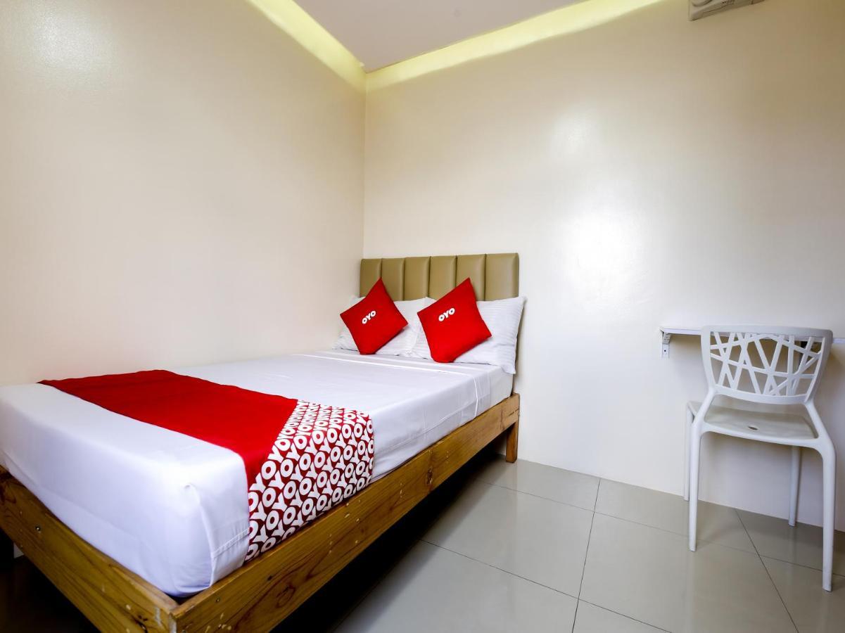 Oyo 783 Freemont Place Paranaque City Extérieur photo