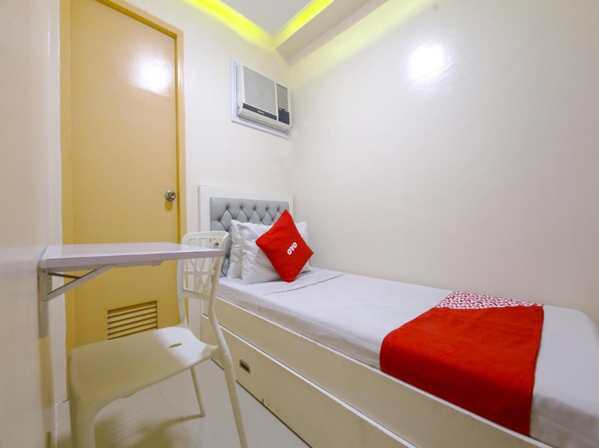 Oyo 783 Freemont Place Paranaque City Extérieur photo