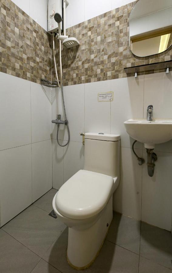 Oyo 783 Freemont Place Paranaque City Extérieur photo